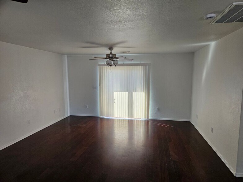 Building Photo - 17960 Swaps Ct