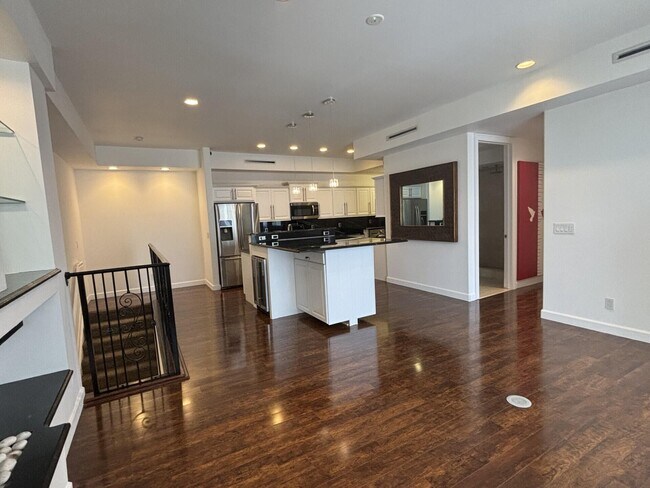 Building Photo - 10440 SW Stephanie Way