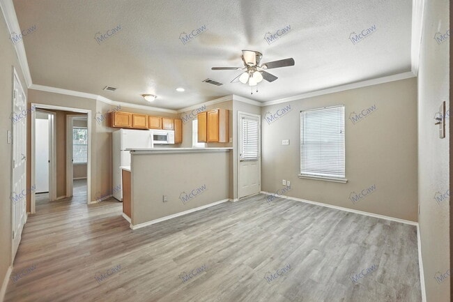 Building Photo - 1321 Village Garden Dr