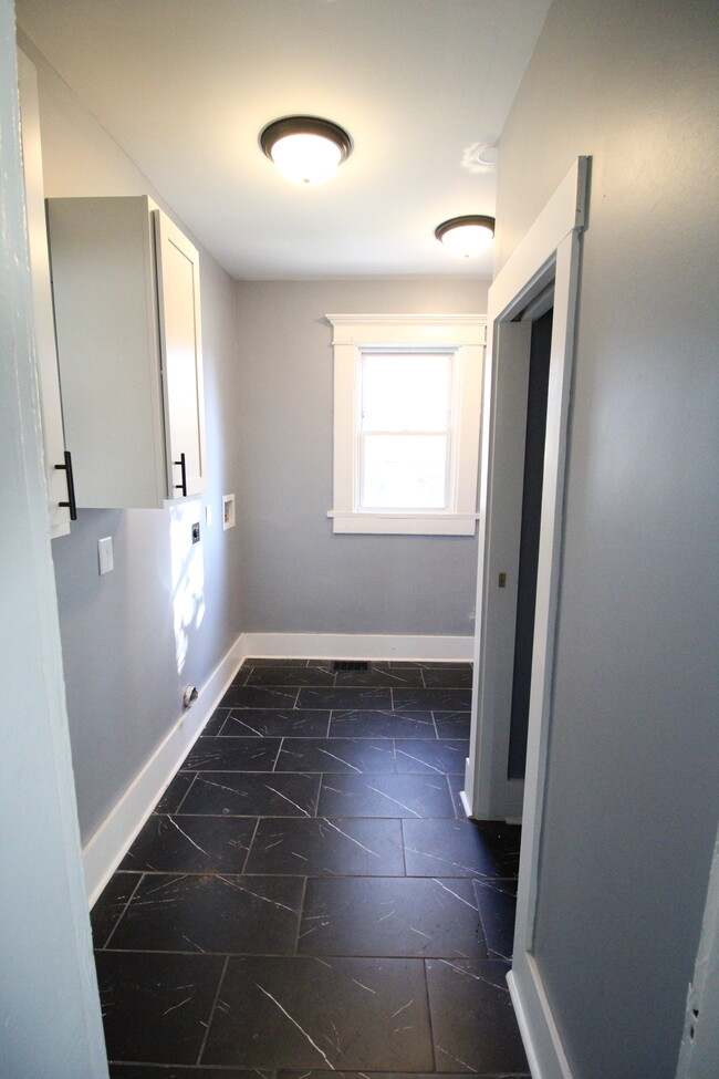 Mud Room - 1249 E Long St