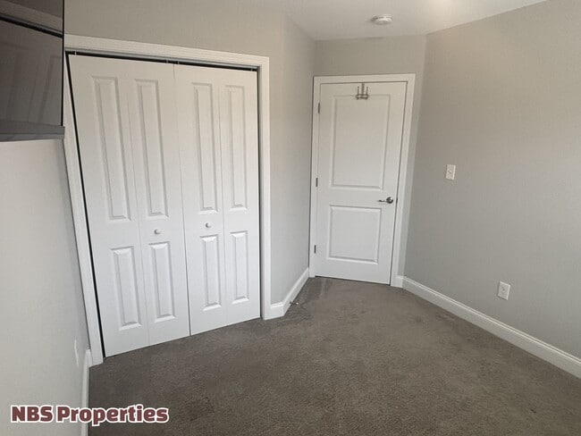 Building Photo - 4867 Ancient Glacier Ln