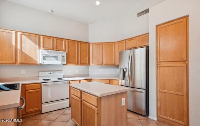 Building Photo - 309 E Mesquite St