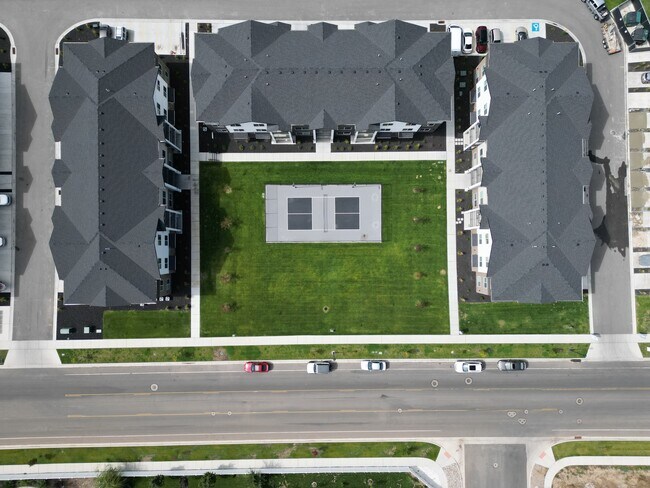 Building Photo - 1266 Sawmill Blvd