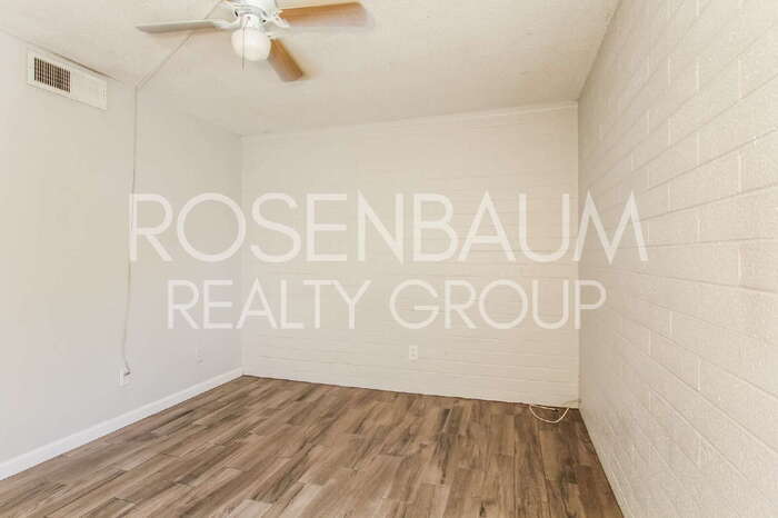 Building Photo - 6320 N 16th St