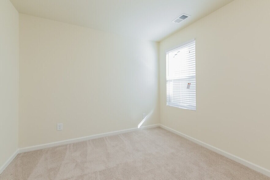 Building Photo - 60 Sharp Way