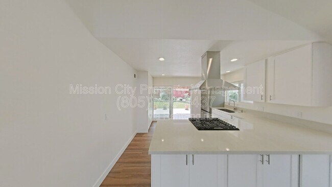 Building Photo - 7341 Elmhurst Pl