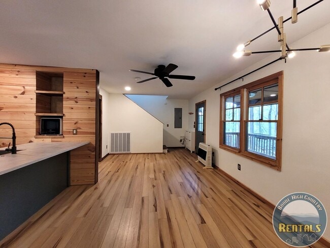Building Photo - Beautiful 1 Bedroom Home with a Loft