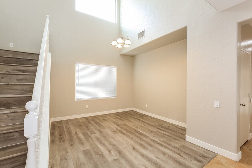 Building Photo - 4353 W Galapagos Ave