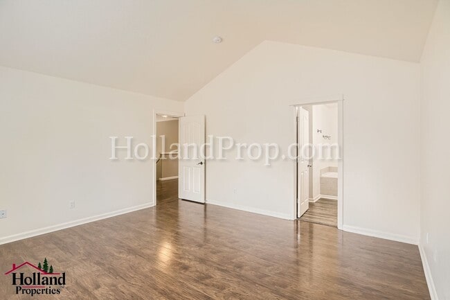 Building Photo - Beautiful Home in Prime North Plains Location – NEW PRICE at $2,795 plus Special $150 credit on y...