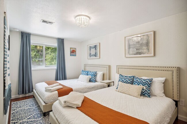 Building Photo - 8694 W 67th Pl