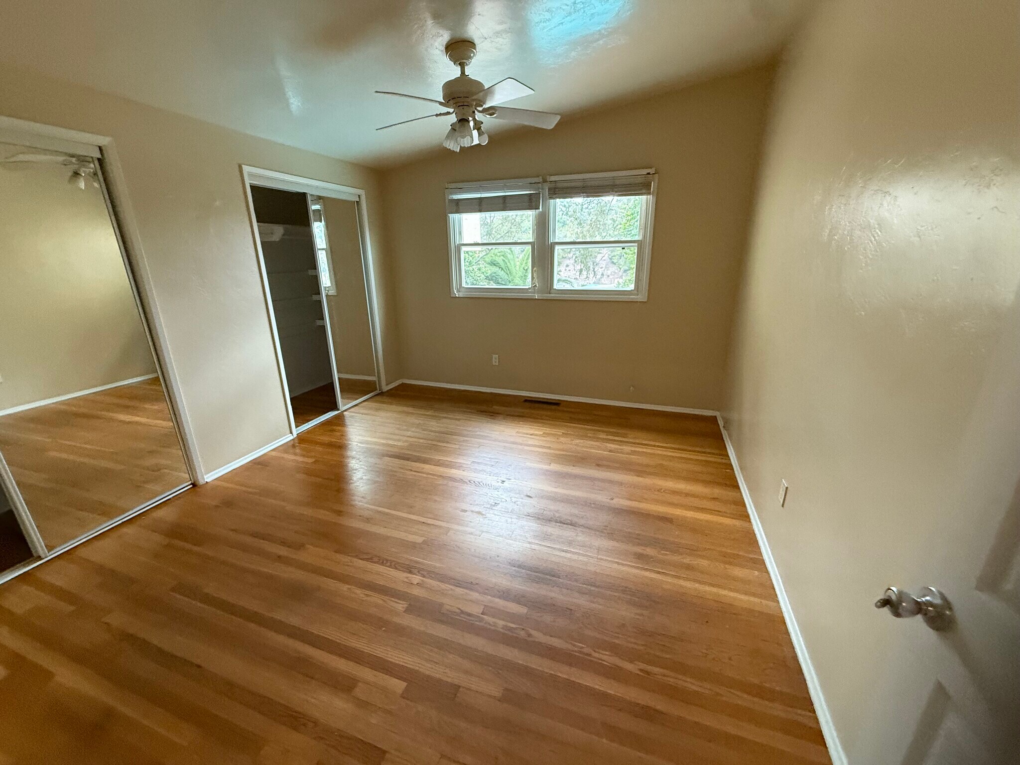 Building Photo - 4951 Campanile Dr