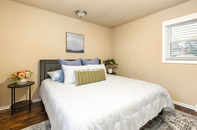 Building Photo - 2720 2nd Ave N