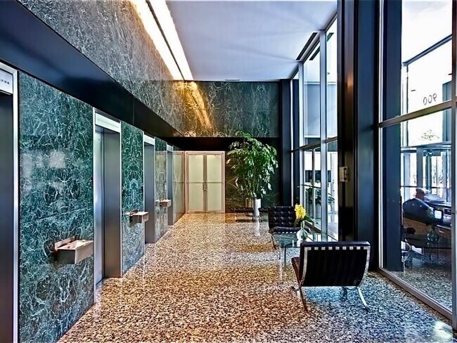 Building Photo - 900 N Lake Shore Dr