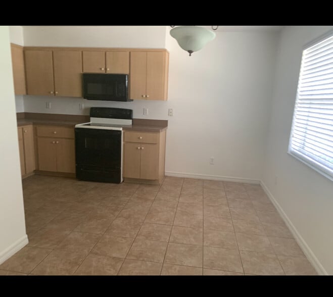 Kitchen - 7406 Canterbury St