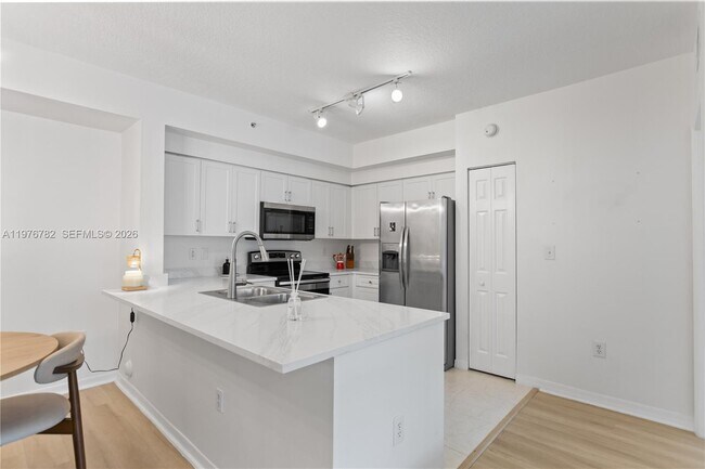 Building Photo - 6851 SW 44th St