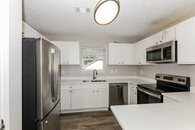 Building Photo - 3901 Alderwoods Dr