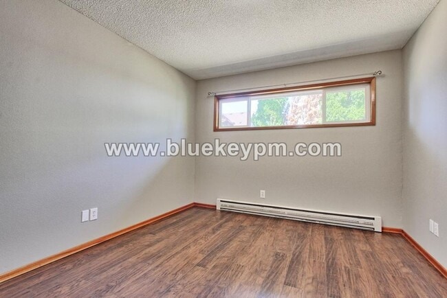 Building Photo - 608 E 16th St