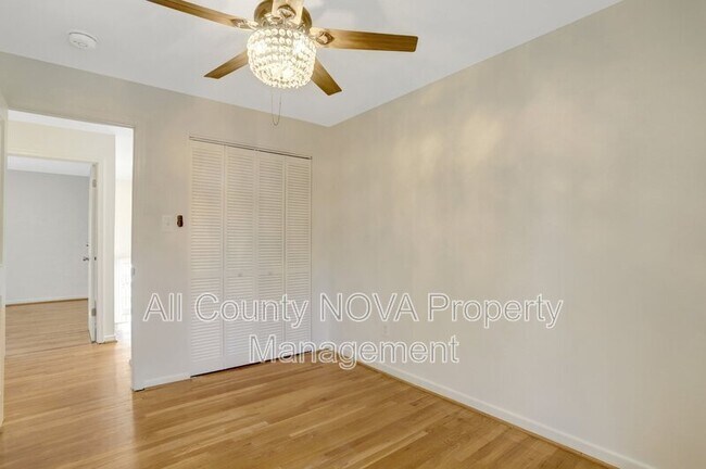 Building Photo - 3353 Ardley Ct
