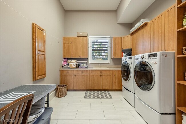 Building Photo - 12611 Apopka Ct