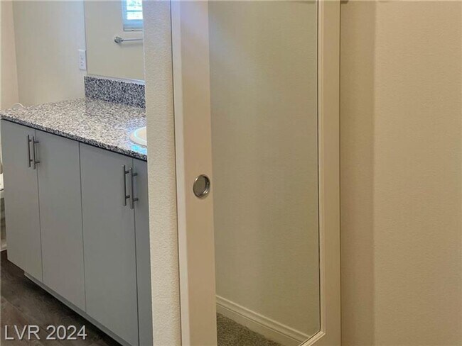 Building Photo - Brand New 4 Bedroom Townhome-Sunrise Manor