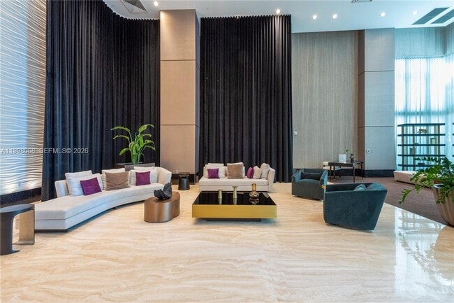 Building Photo - 950 Brickell Bay Dr