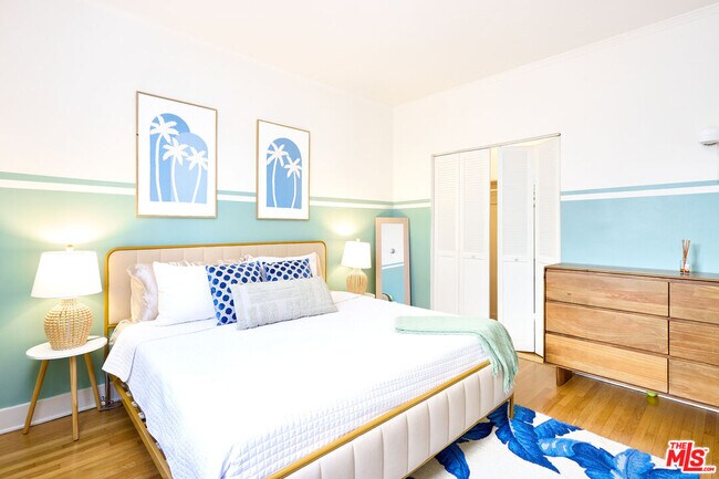 Building Photo - 818 Palms Blvd