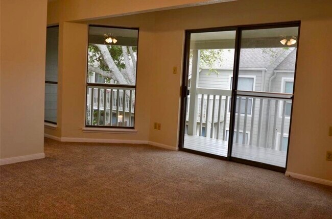 Building Photo - 2379 Briarwest Blvd