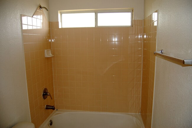 Building Photo - 456 Von Bargen Dr