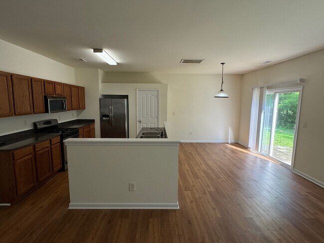 Building Photo - 6644 Sequoia Hills Dr