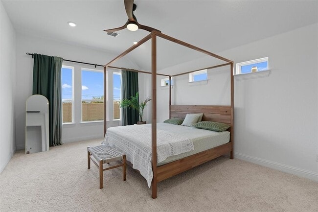 Building Photo - 20240 Smedley Dr