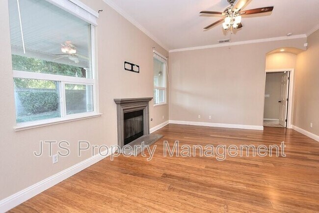 Building Photo - 2040 San Esteban Cir