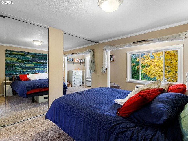 Building Photo - Bright & Inviting 2-Bed, 1.5-Bath with Modern Touches and Private Upstairs Retreat