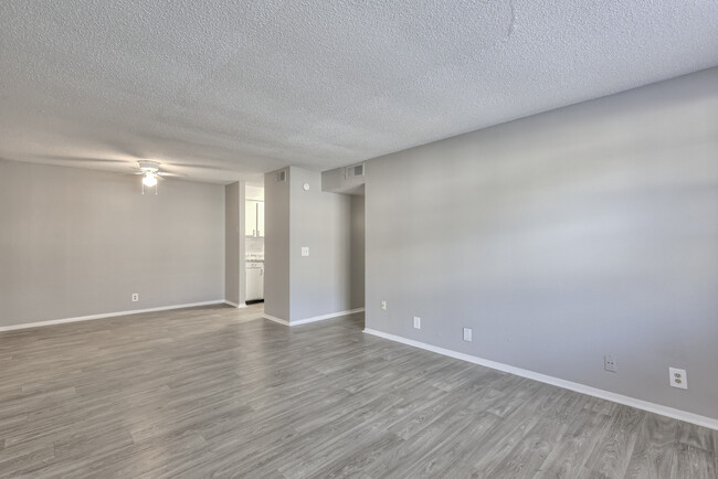Building Photo - 4646 Nolensville Pk