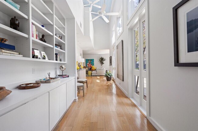 Building Photo - 1600 Forest Trail