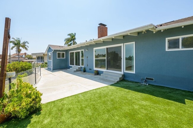 Building Photo - 4413 Don Felipe Dr