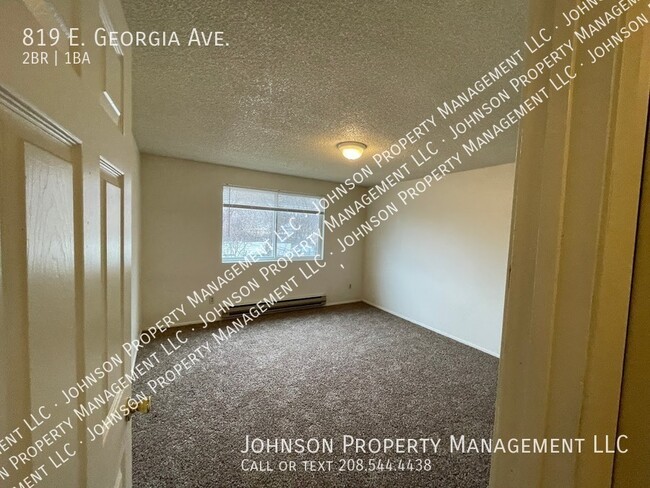 Building Photo - Cozy 2-Bedroom Apartment in Central Nampa ...