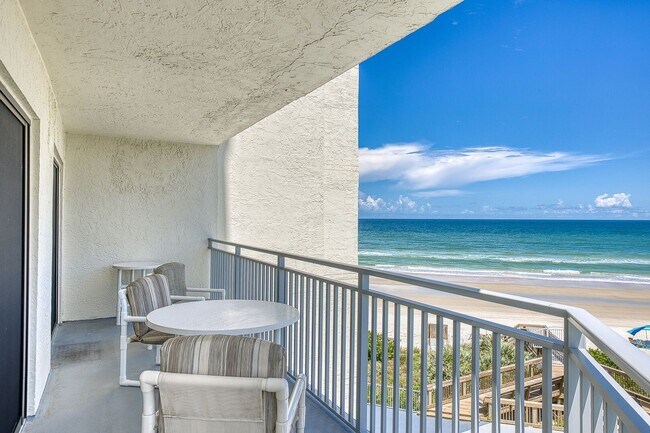 Building Photo - Fully Furnished Beautiful 2 Bedroom Seascape Towers Oceanfront Condo