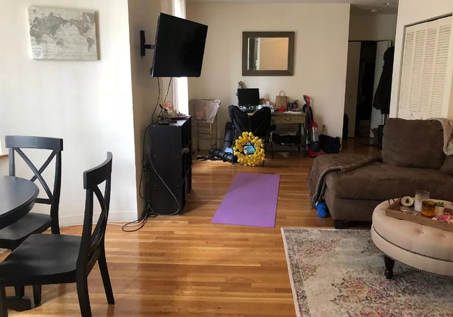 Building Photo - 52 Gainsborough St