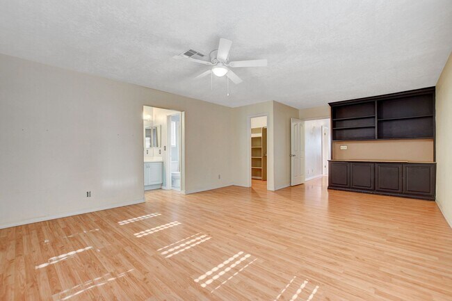 Building Photo - 3 bedroom single story in Desert shores!