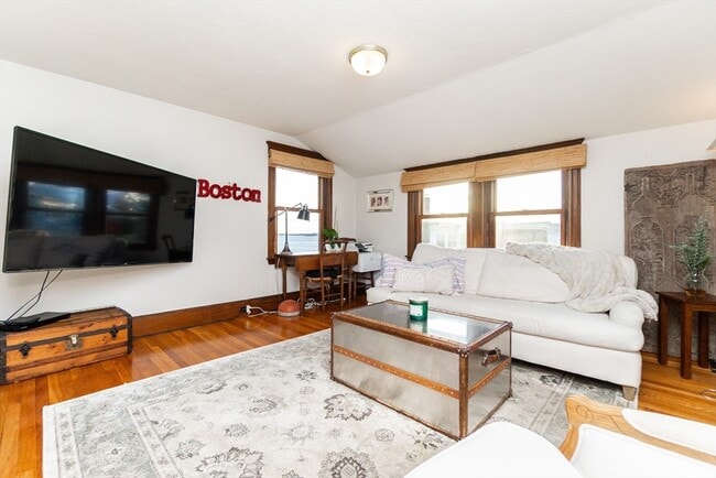 Building Photo - 322 Humphrey St