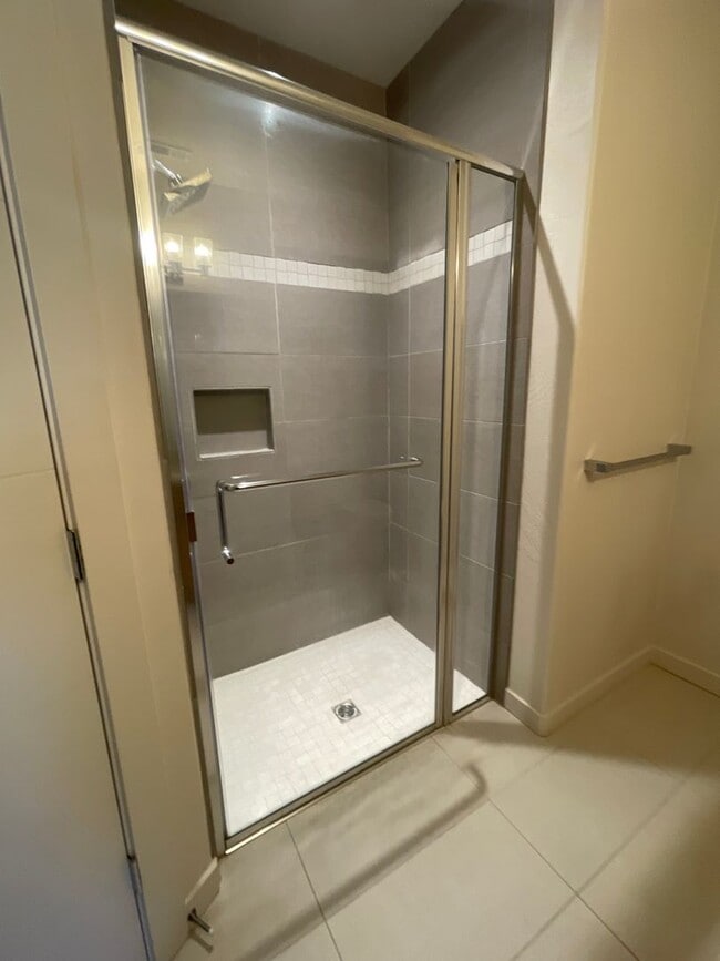 Building Photo - Beautiful 2bd/2bth Located at Meadowbrook ...