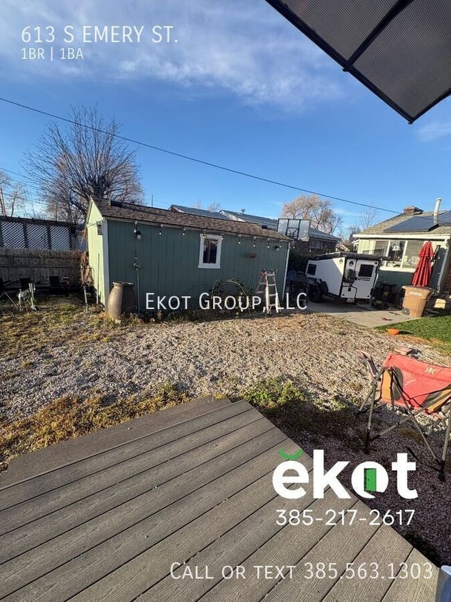 Building Photo - 613 Emery St W