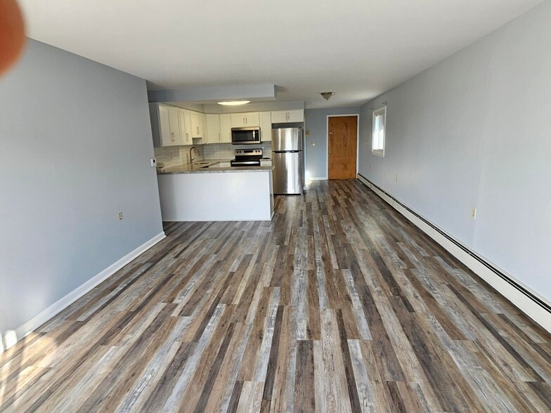 Family Room - 7288 Shawnee Rd