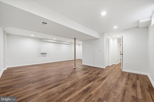 Building Photo - 9500 Windbeat Way