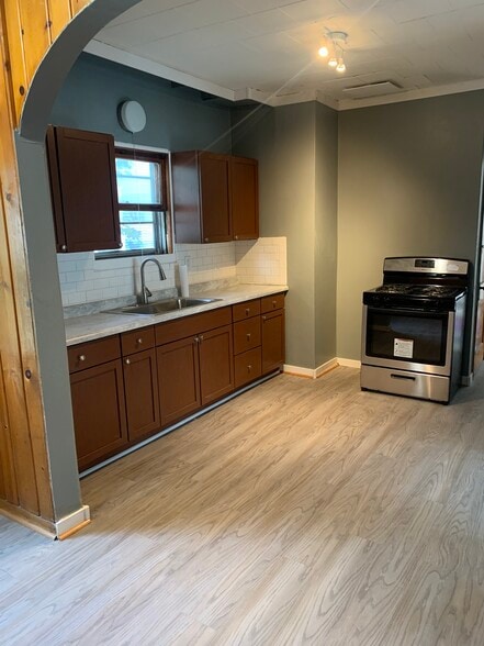 Building Photo - 1384 Lafond Ave