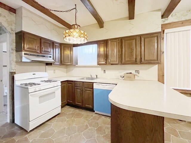 Building Photo - 33 Sand St