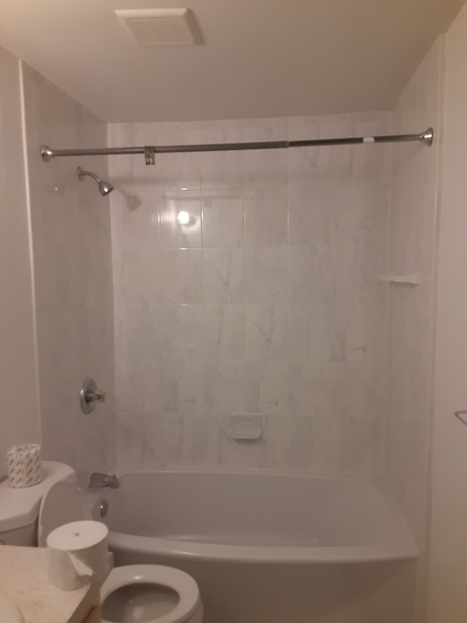 Full bathroom - 8258 Larkspur Dr