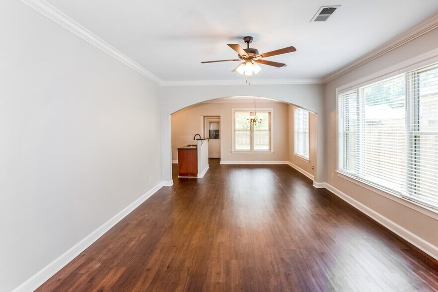 Building Photo - 7397 Brentridge Dr