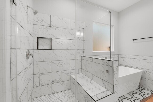 Building Photo - 3532 White Oak Point Dr