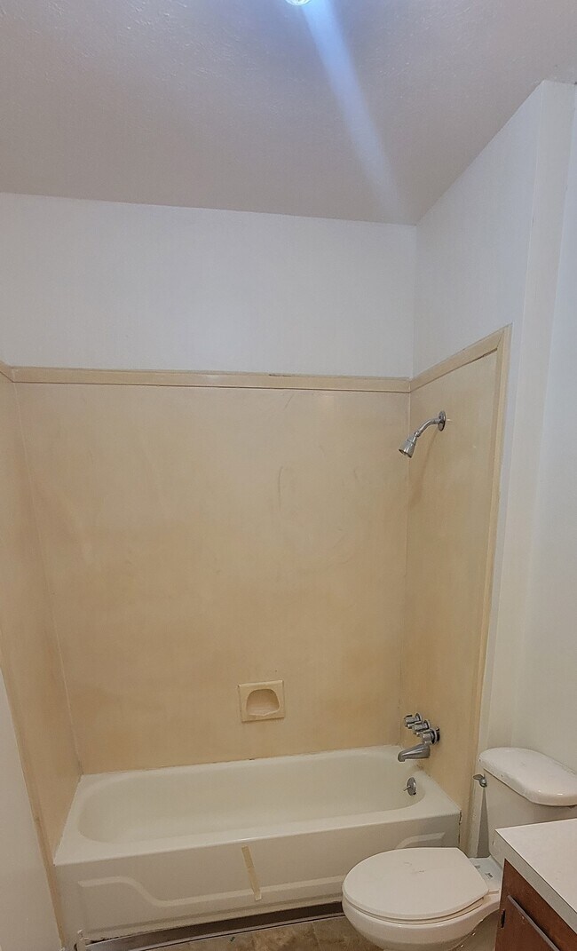 Building Photo - 117 Crestwood Cove